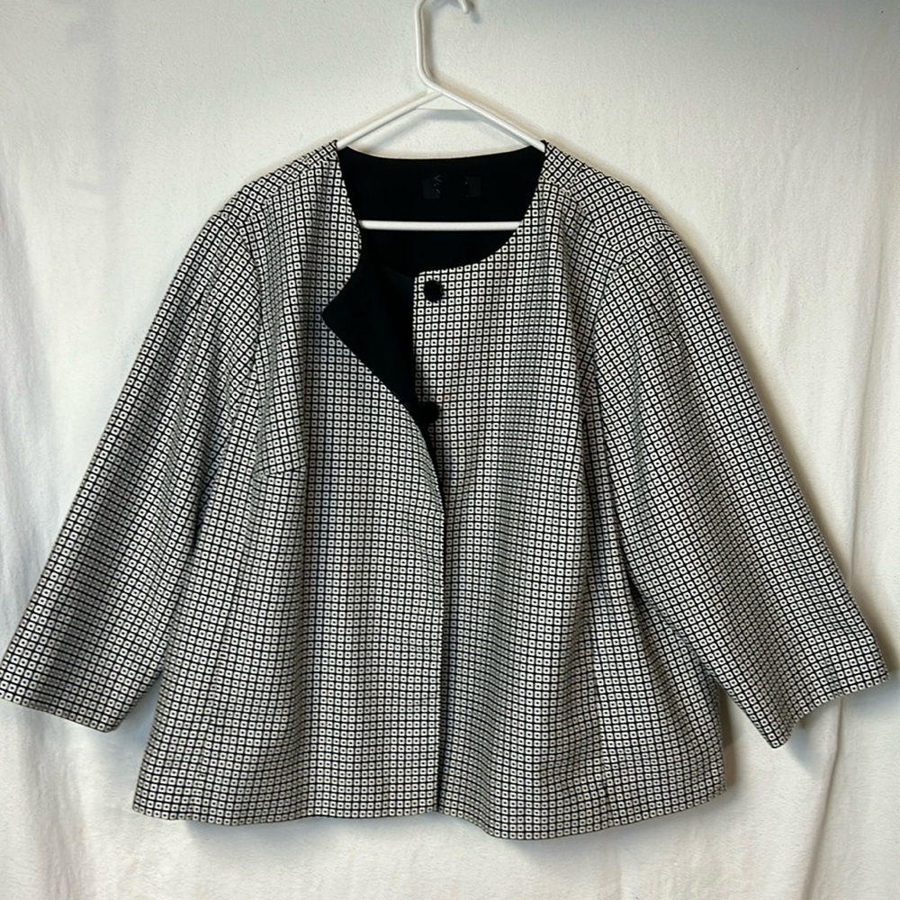 Women’s Jacket Plus Size 3X Black White Hidden Buttons No Tag Like New